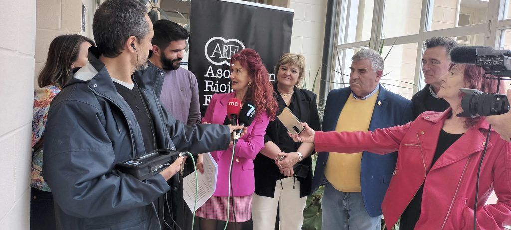 Exposición de libros de socios/as de la Asociación Riojana de Escritores/as Biblioteca de La Rioja (Logroño) del 15 al 30 de abril de 2024 4 EXPO ARE
